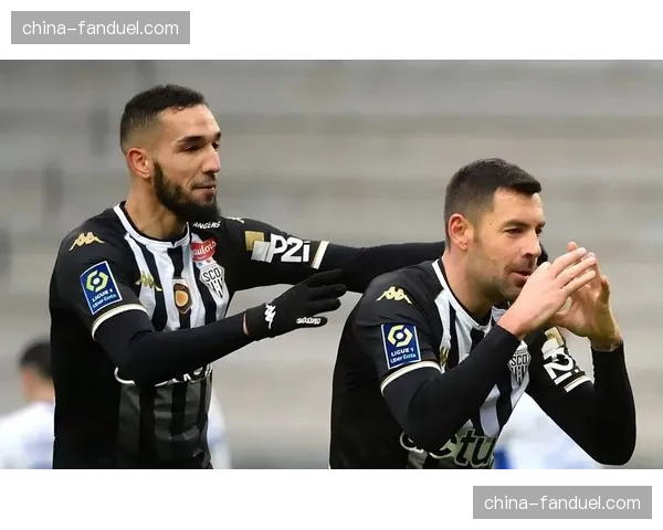 观察：为应对密集赛程，多支法甲球队三月尝试缩减高位防守时间