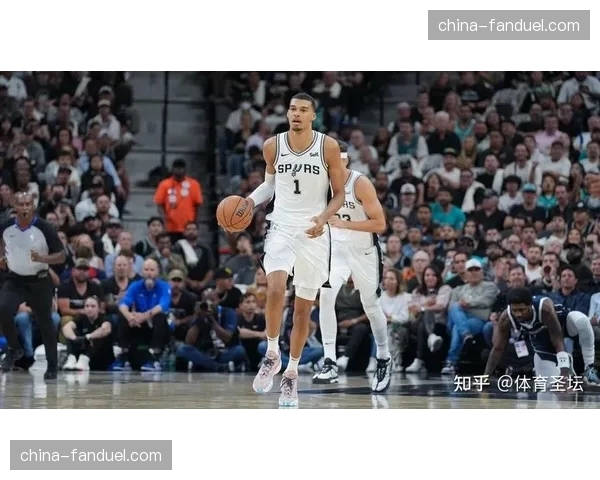 马刺爆冷击败掘金,文班亚马送出5记封盖,多次成功补防区域漏洞 马刺爆冷击败掘金,文班亚马送出5记封盖,多次成功补防区域漏洞