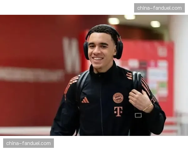 拜仁官方确认穆夏拉左膝韧带扭伤,将缺席四周比赛 拜仁官方确认穆夏拉左膝韧带扭伤,将缺席四周比赛