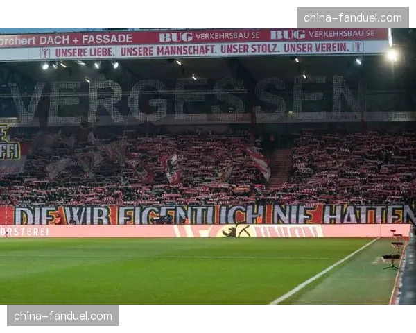 德甲与德国铁路达成新合作协议,推出联赛主题的“球迷特惠列车” 德甲与德国铁路达成新合作协议,推出联赛主题的“球迷特惠列车”