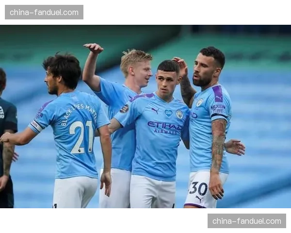 拜仁对曼城攻击手福登保持关注，但夏季转会窗暂无具体行动