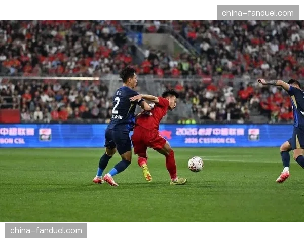 重庆铜梁龙五后卫体系迎战海港，升班马防守效率冠绝中超